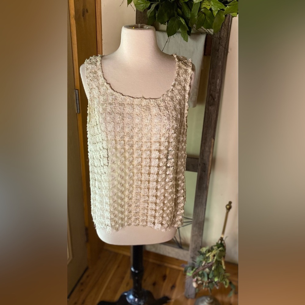 ✨FREEWAY Floral Crochet Sleeveless Top✨